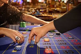 Meja Texas Poker di alexistogel com dengan tata letak kartu komunal yang jelas